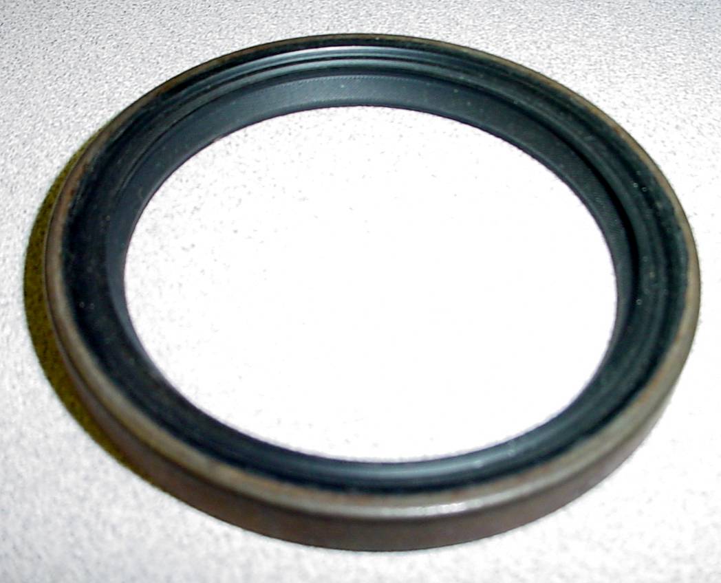 Yugo transmission input shaft seal